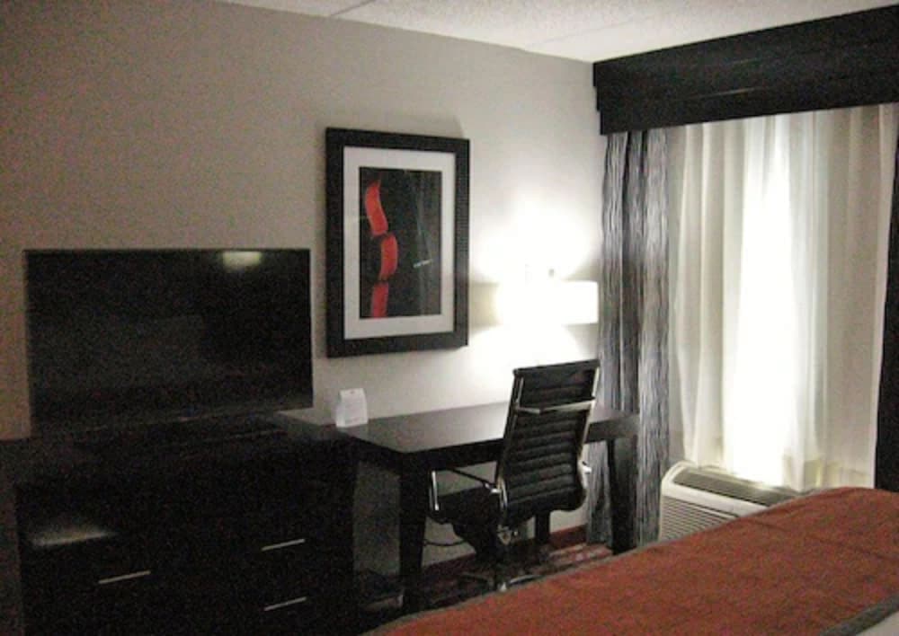 Holiday Inn Express & Suites NASHVILLE SOUTHEAST - ANTIOCH 54/70