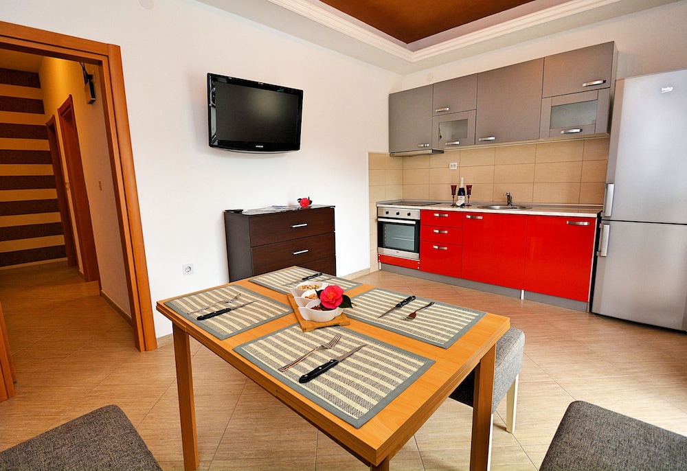 Cattaroom Apartments 48/76