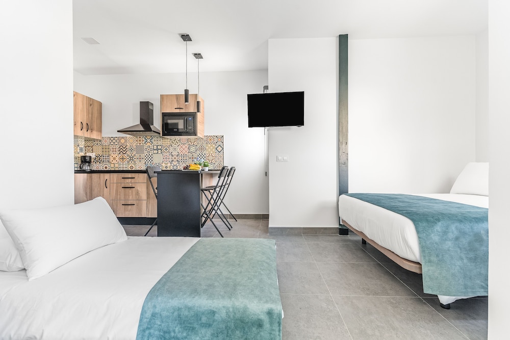 Open Sea Suites 22/47