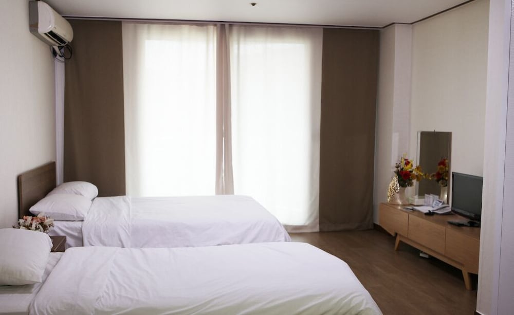 Ilsung Seorak Oncheo Condo and Resort 9/16