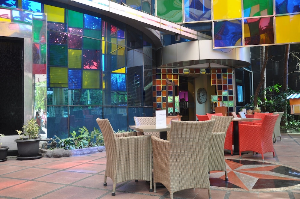 favehotel MEX Tunjungan Surabaya 20/32