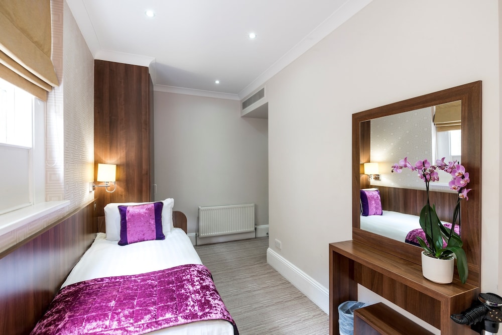 London House Hotel 47/75