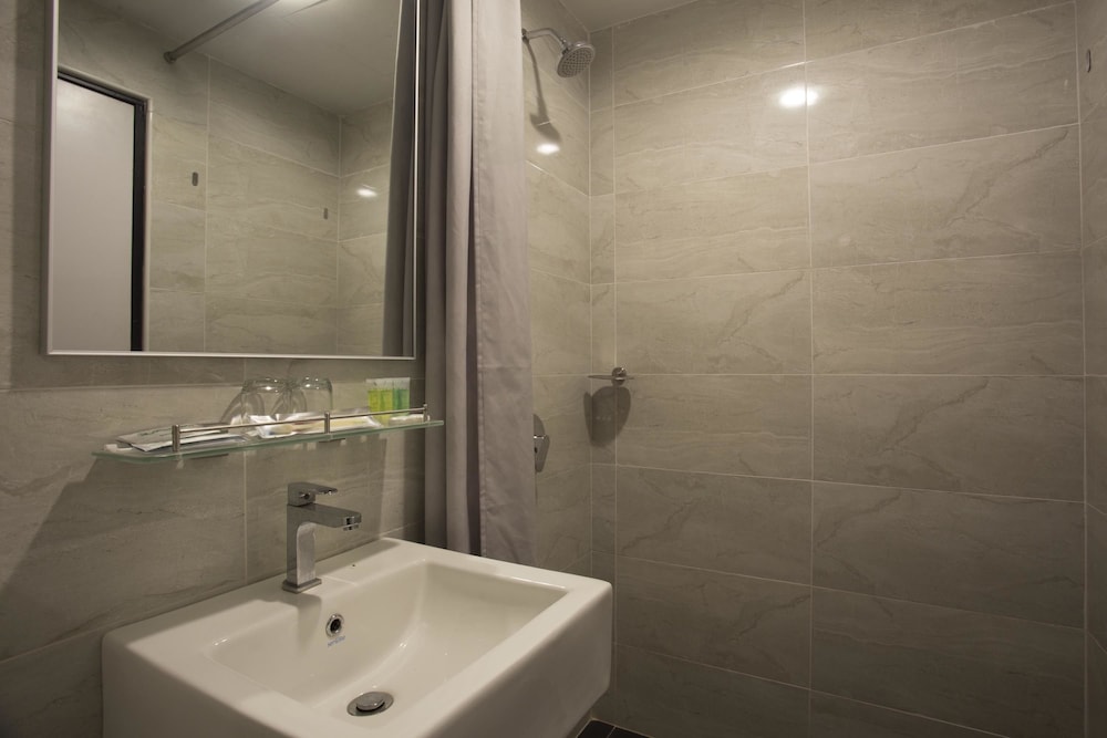 Amansari Hotel Nusajaya 34/36