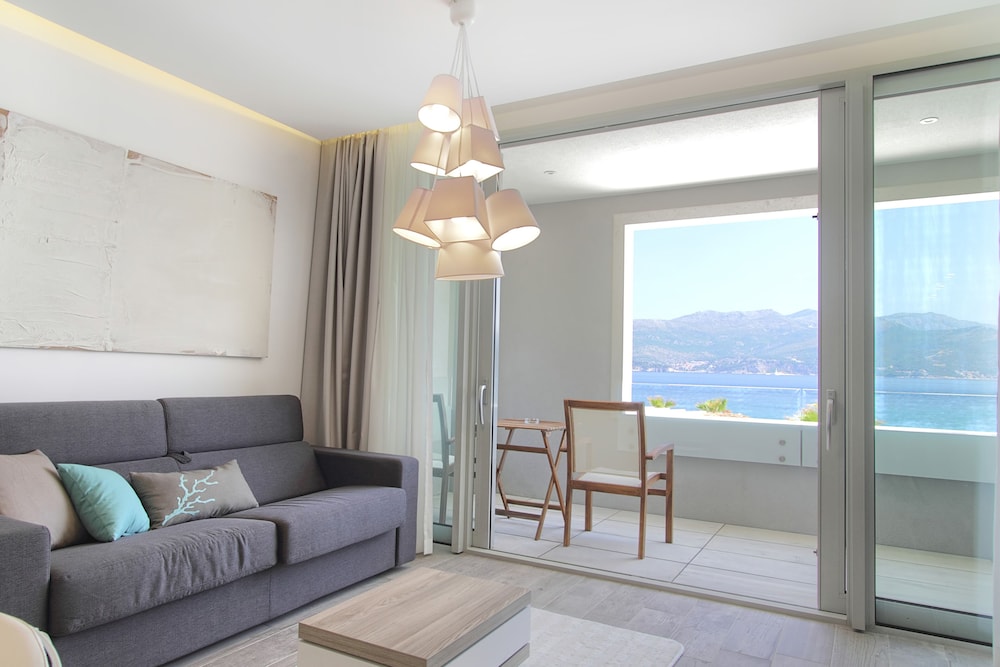 Kalamota Beach House 31/68