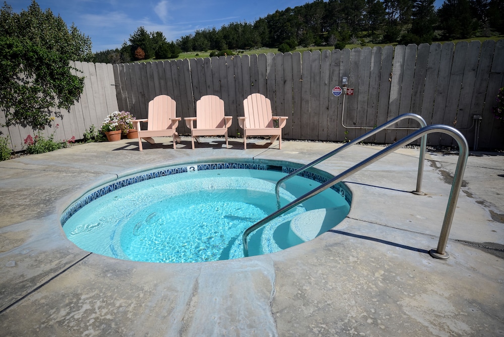 Sea Otter Inn 5/63