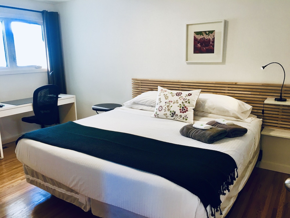 The Inn on College 8/32