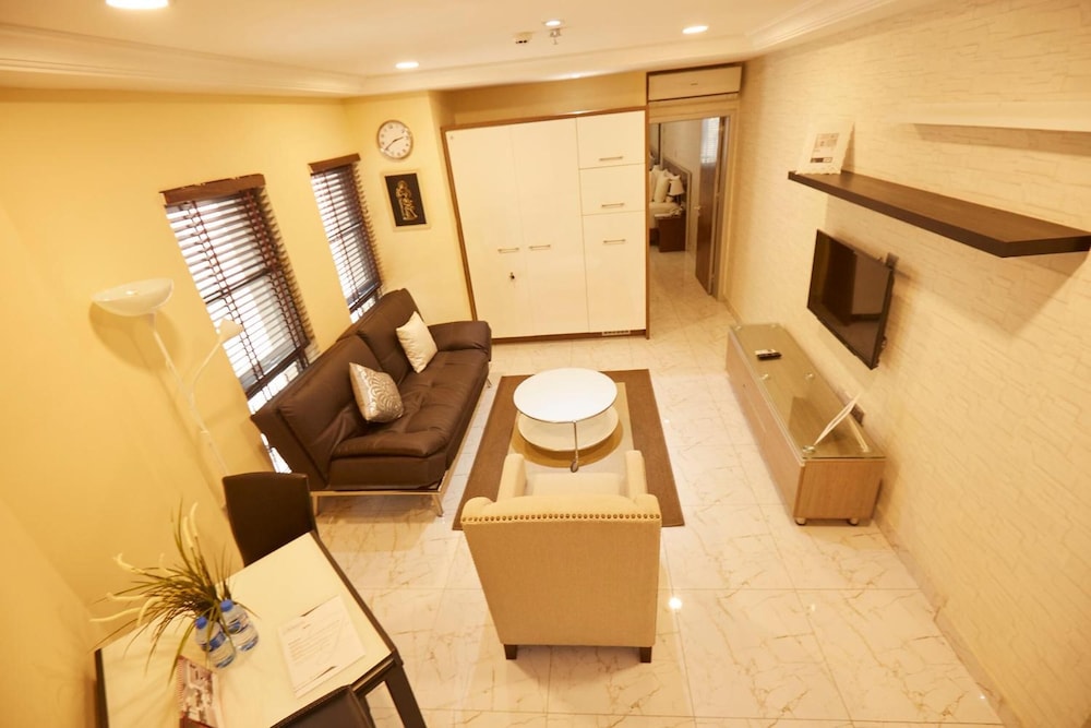 Belanova Apartments & Suites 35/45