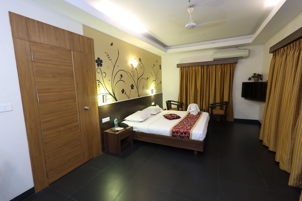 Abirami Residency 14/42