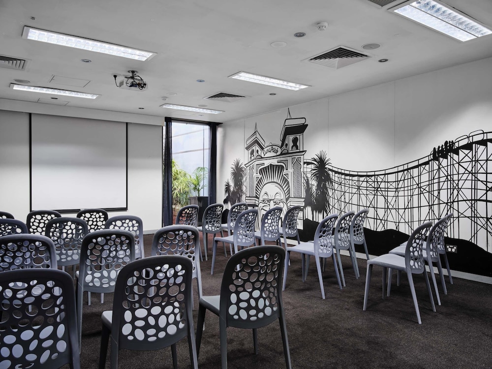 Novotel St Kilda 36/49