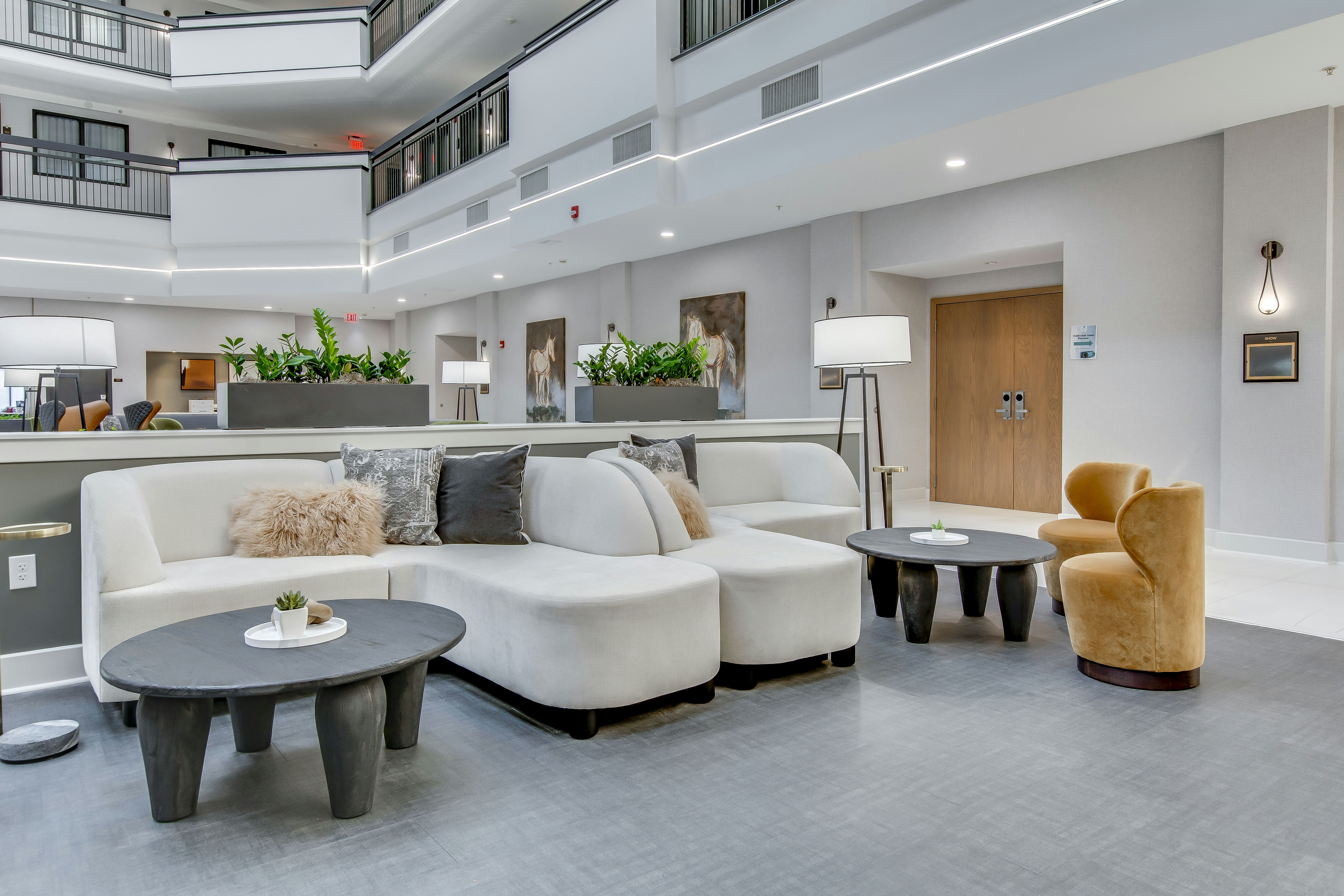 Embassy Suites Louisville East 45/73