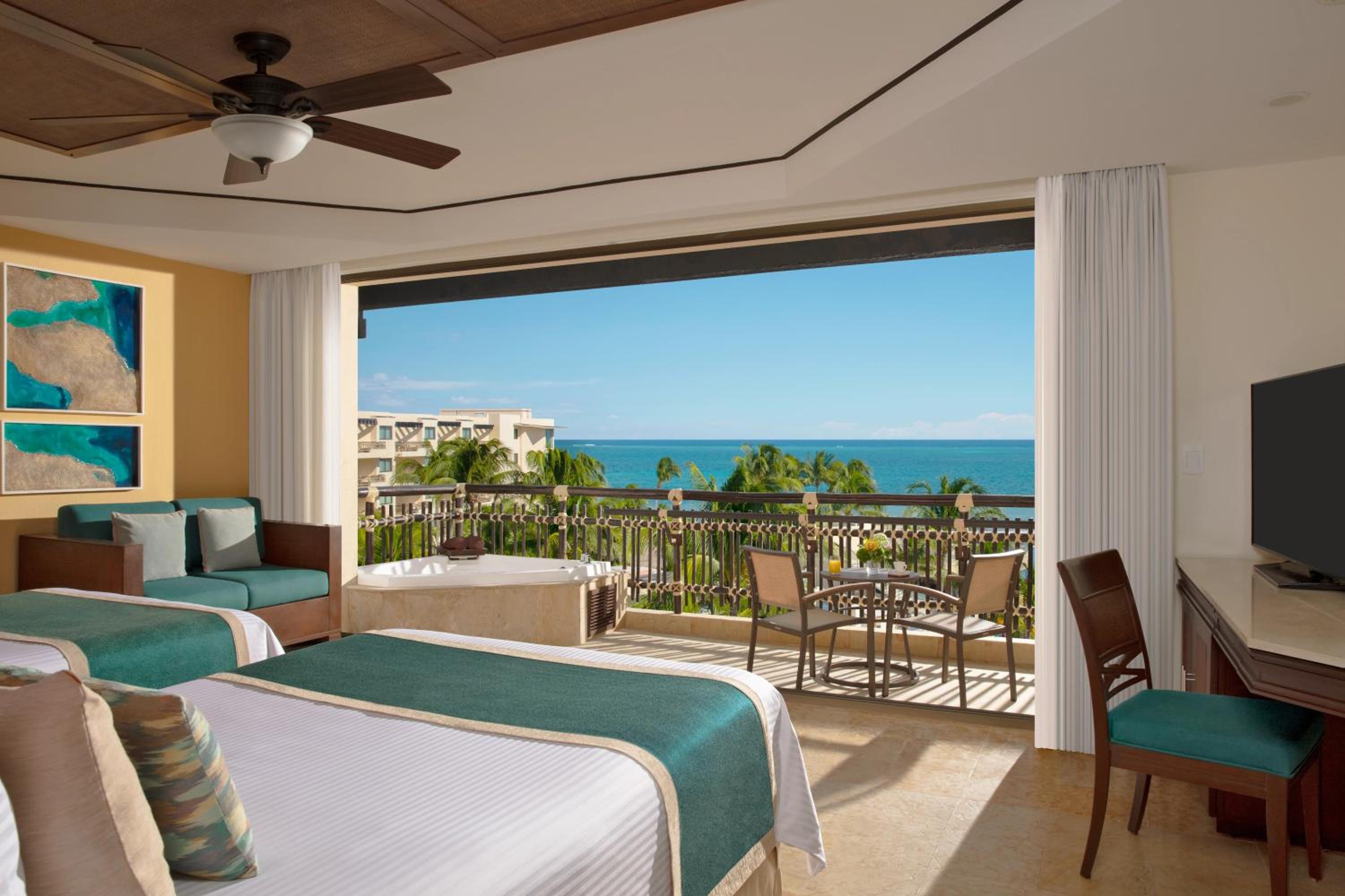 Preferred Club, Double Bed, Pool Front, Ocean View, Outdoor Jetted Tub