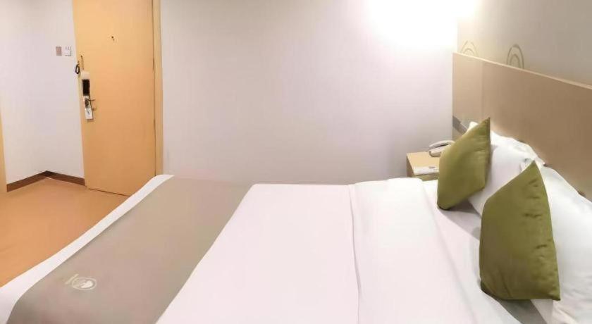 GreenTree Inn Tangshan Yuhua Road 23/50