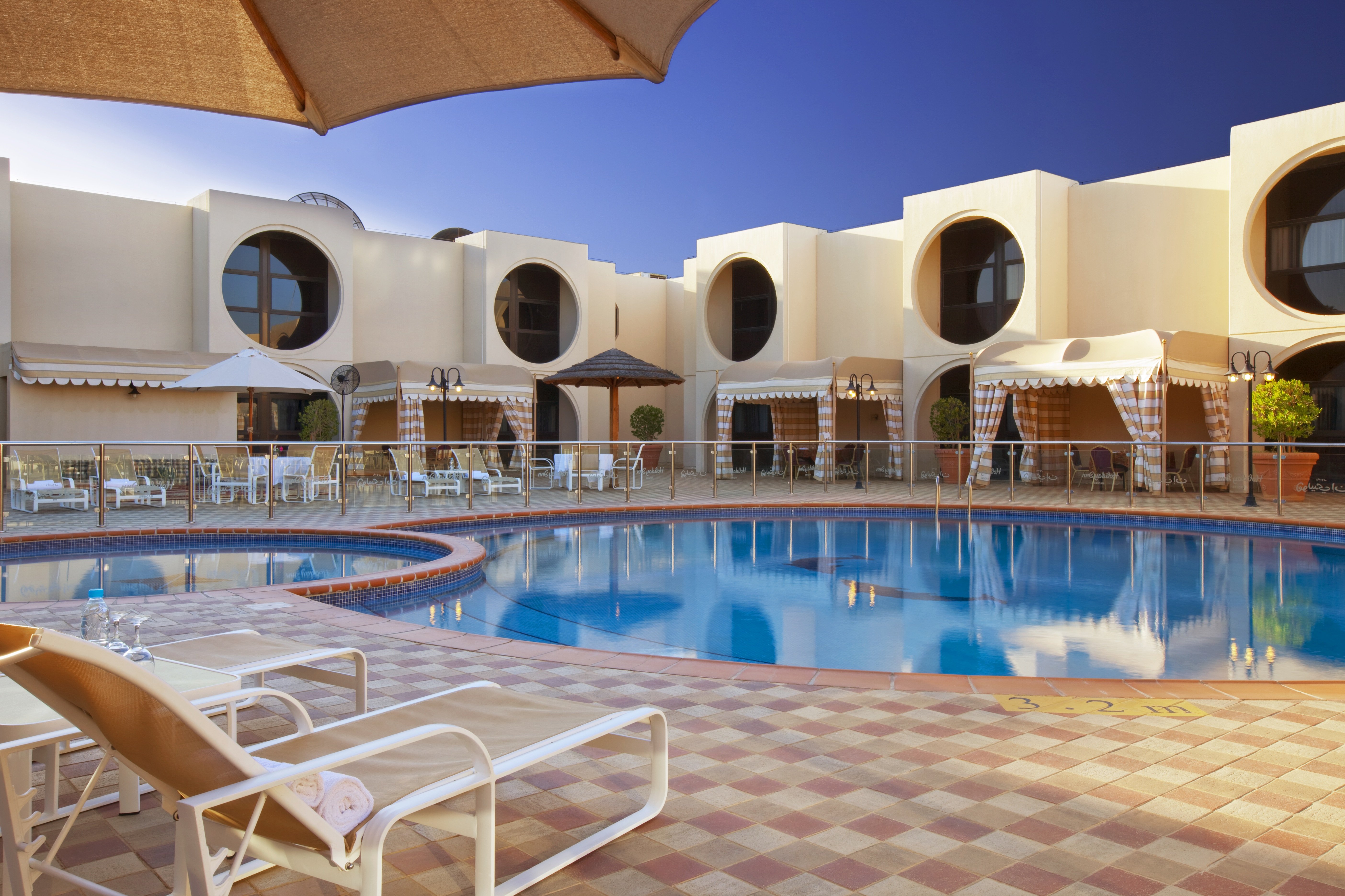 هوليداي إن ينبع(Holiday Inn Yanbu) 55/57