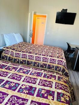 Basic, Single, 2 Queen Beds, Private Bathroom