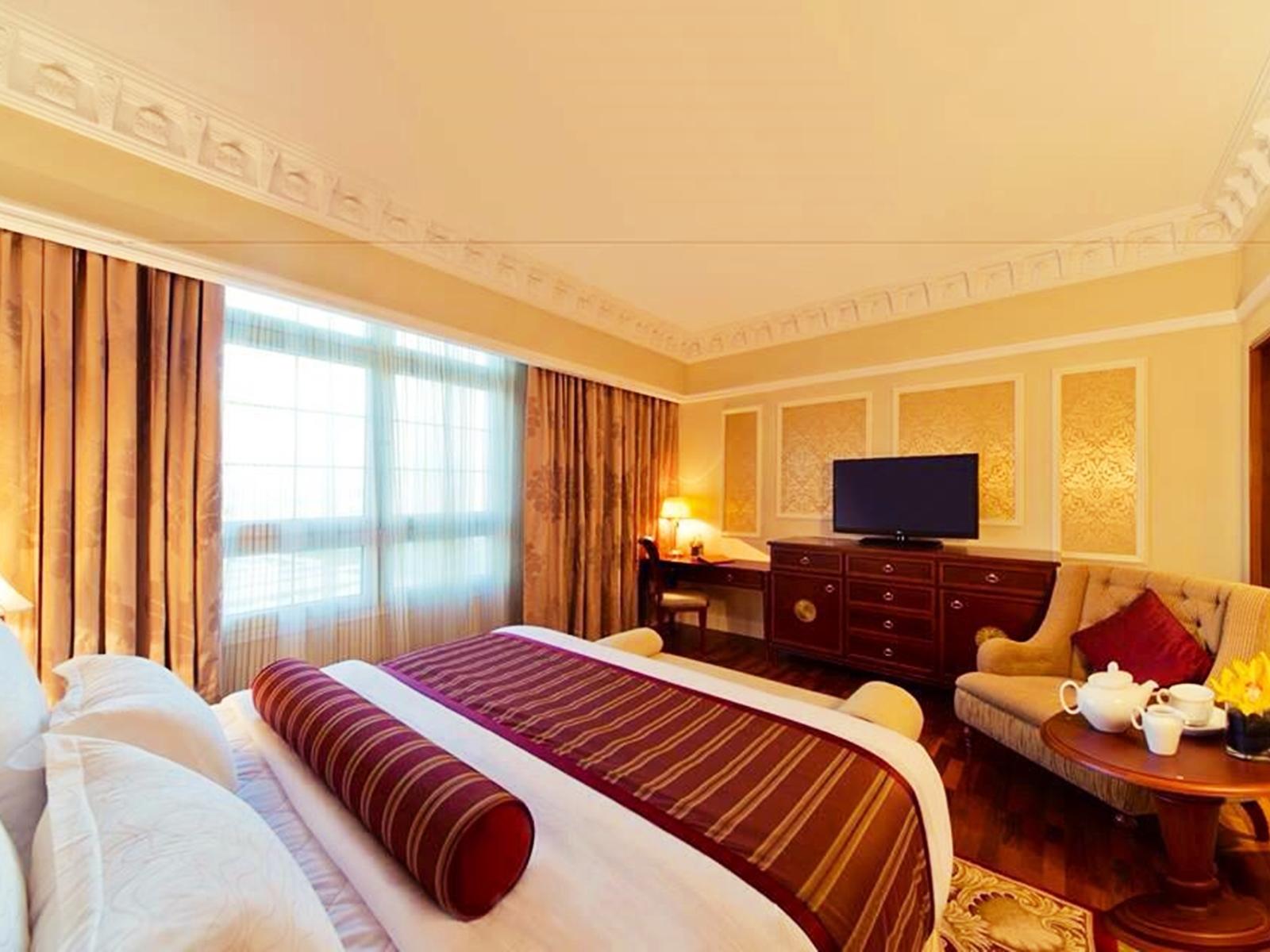 DELUXE ROOM