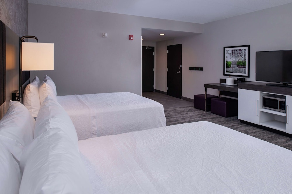 Hampton Inn And Suites Winston Salem Downtown 14/53