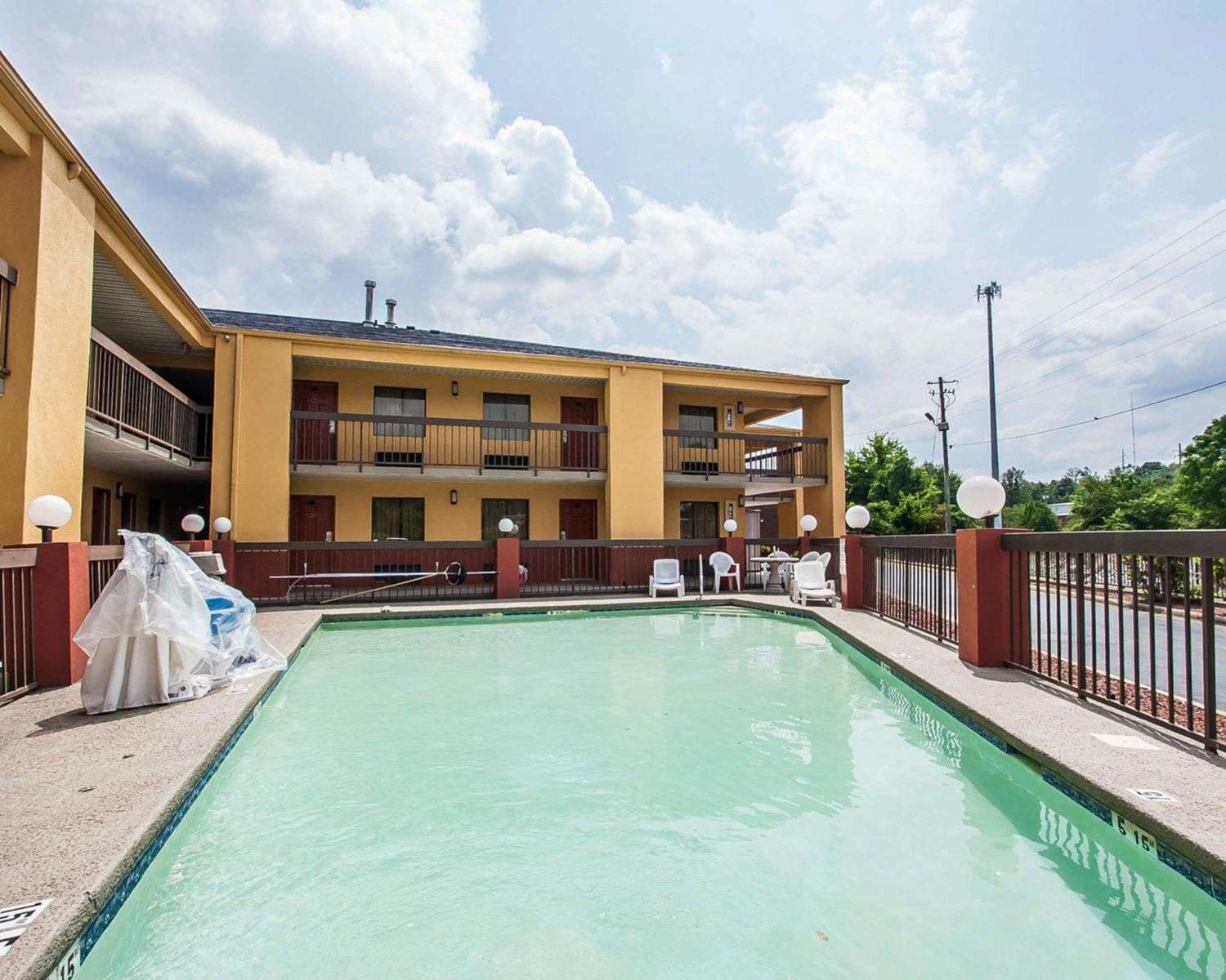Econo Lodge Inn & Suites Tuscaloosa I-20 37/37