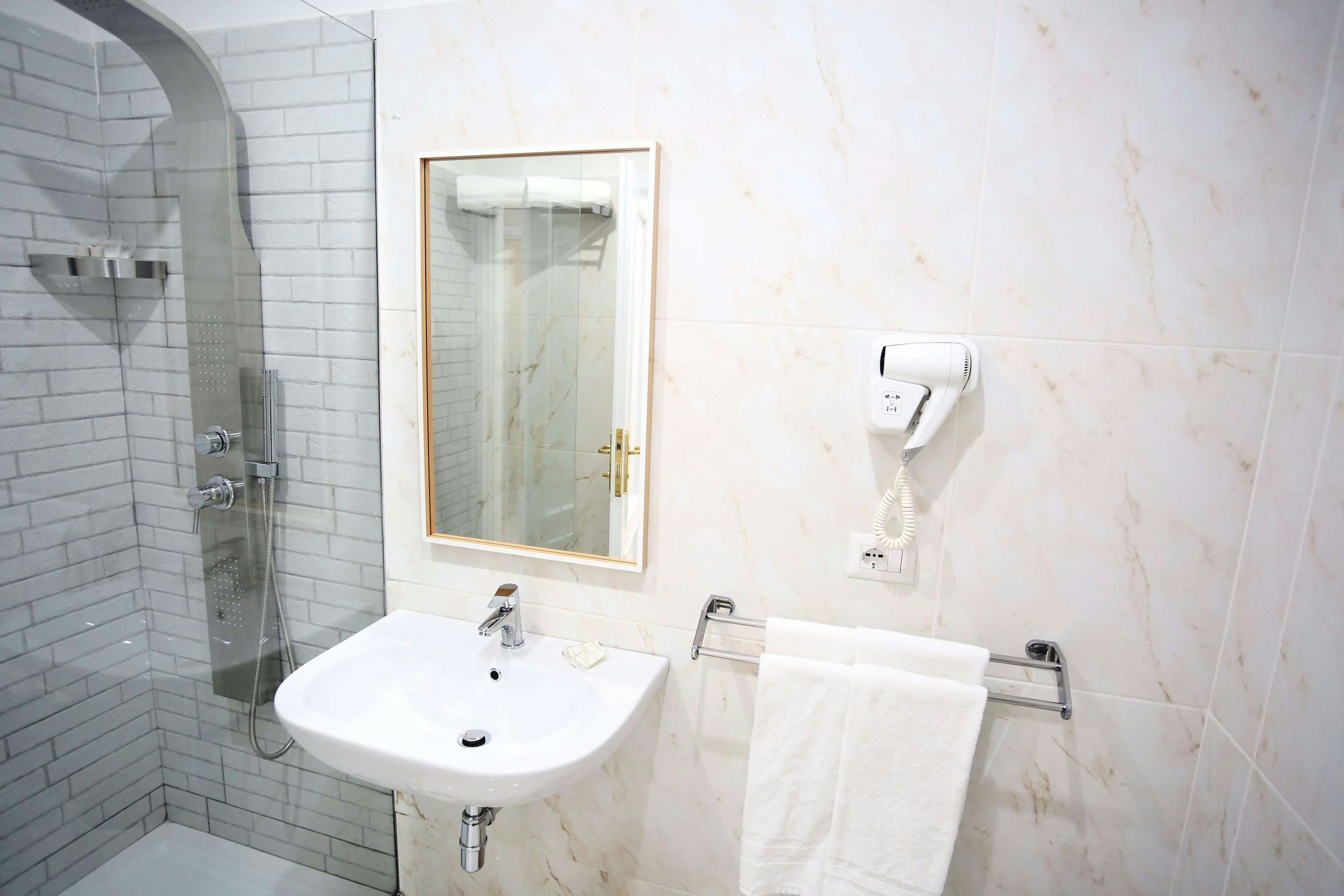 Vergilius Billia Hotel 12/12