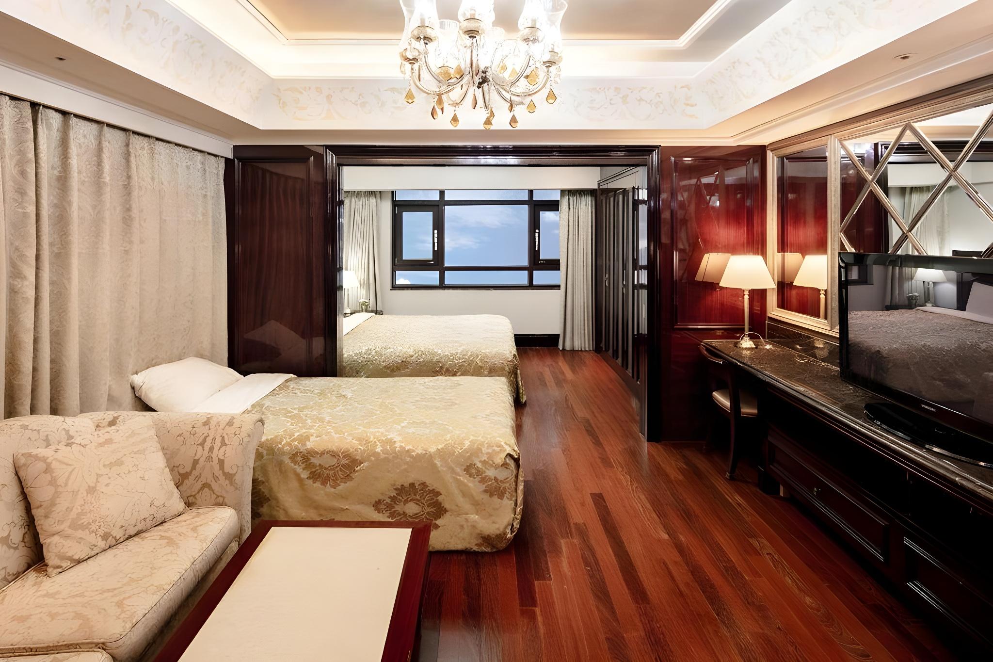 FAMILY, DOUBLE BED