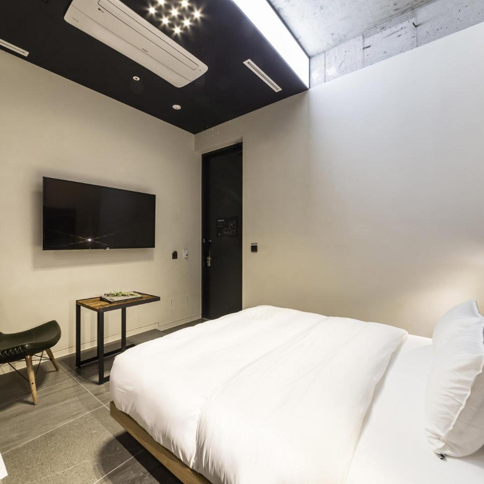 Hotel The Artist Dongseon 18/94
