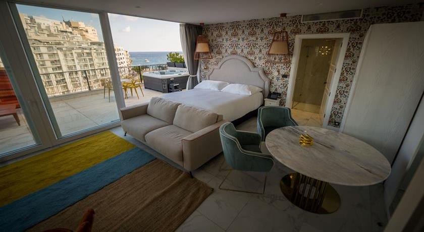 Executive, Suite, Single, Outdoor Jetted Tub, Kitchenette