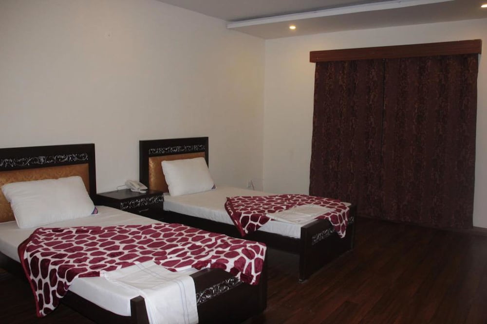 Grand Millennium Hotel Lahore (Local) 12/41