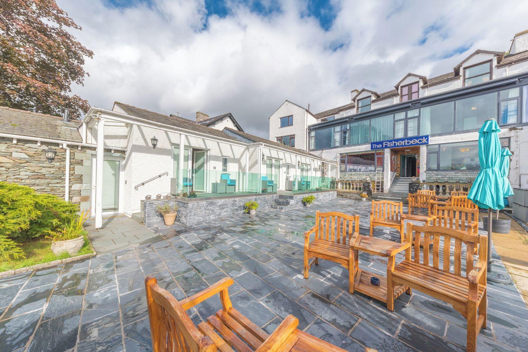 Waterhead Rooms & Suites - Parking and Light Breakfast 10/43