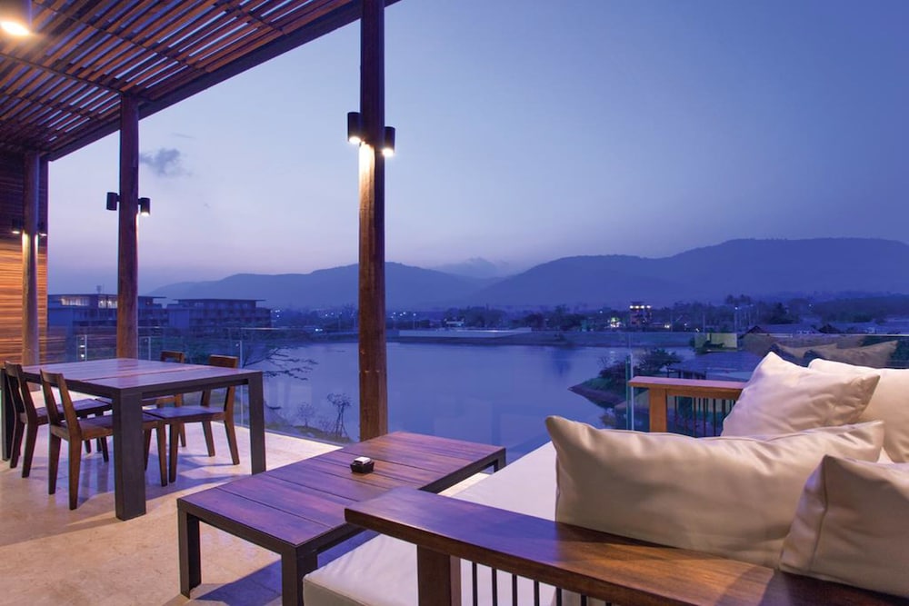 Atta Lakeside Resort Suite 40/81
