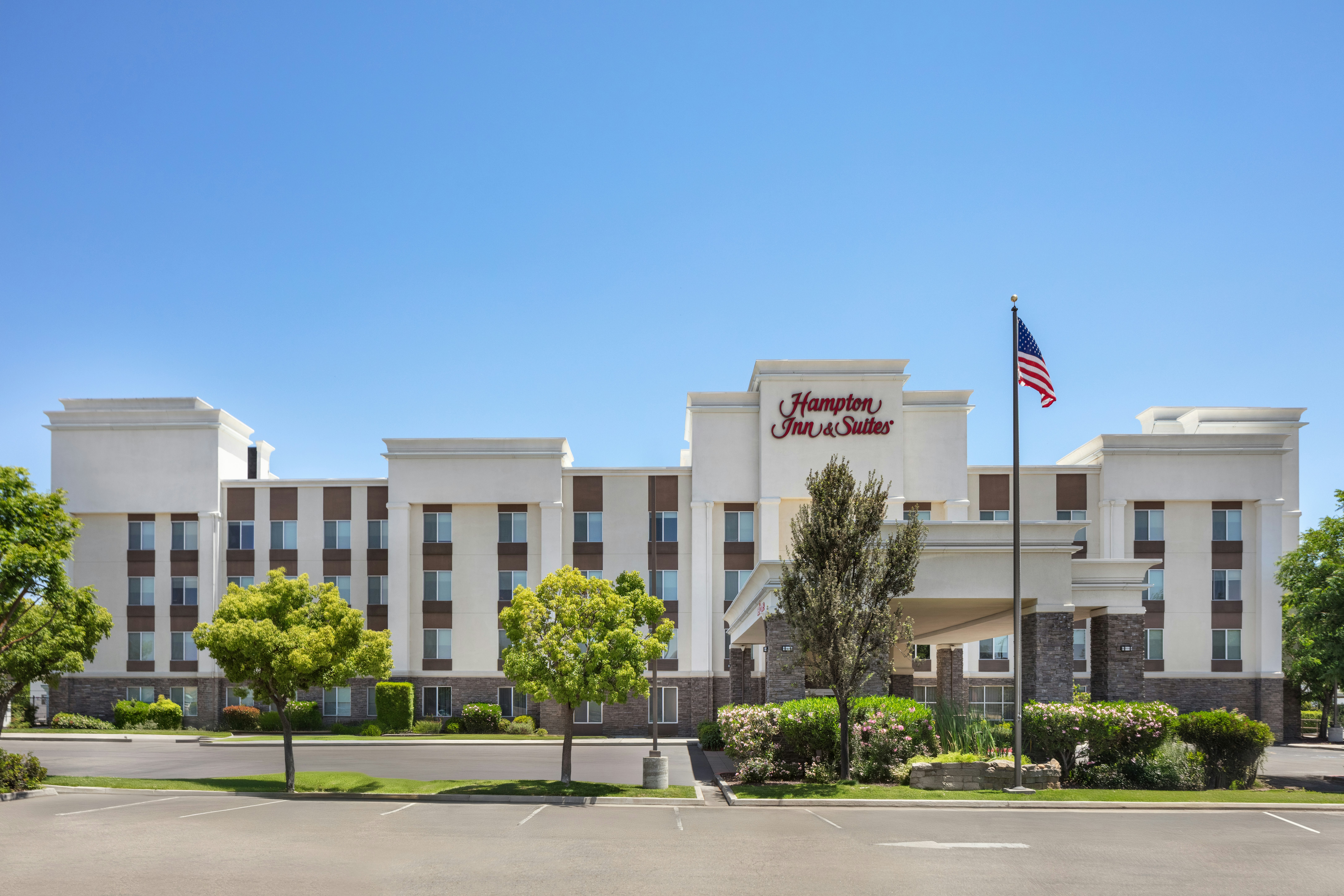 Hampton Inn & Suites Fresno, CA 43/45