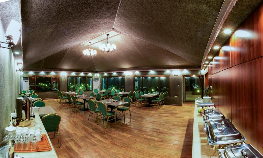 فندق لي لي النخيل(Palms Lily Hotel Suites) 30/33