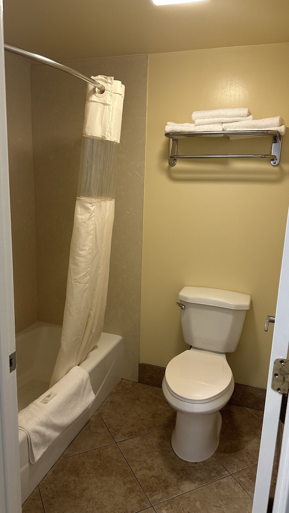 Garden Inn Suites 53/55