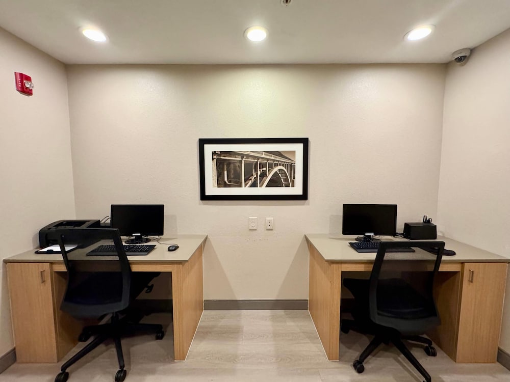 Country Inn & Suites by Radisson, Port Charlotte, FL 27/30