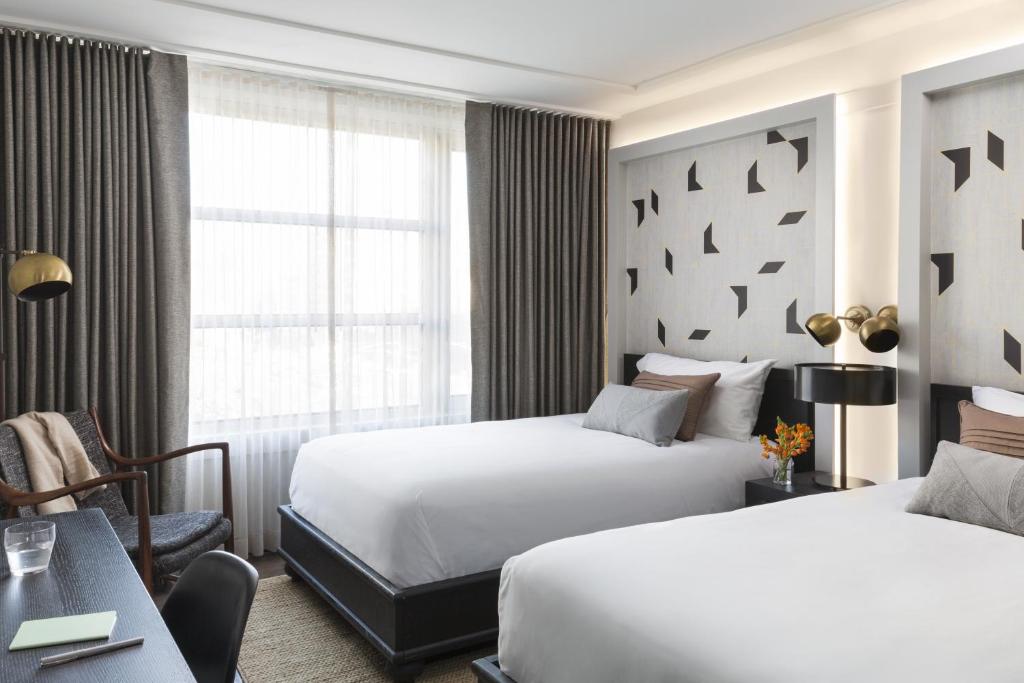 Classic, Twin Beds
