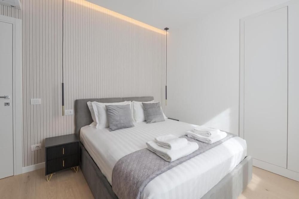 Milan Royal Suites Luxury Apartments 28/50