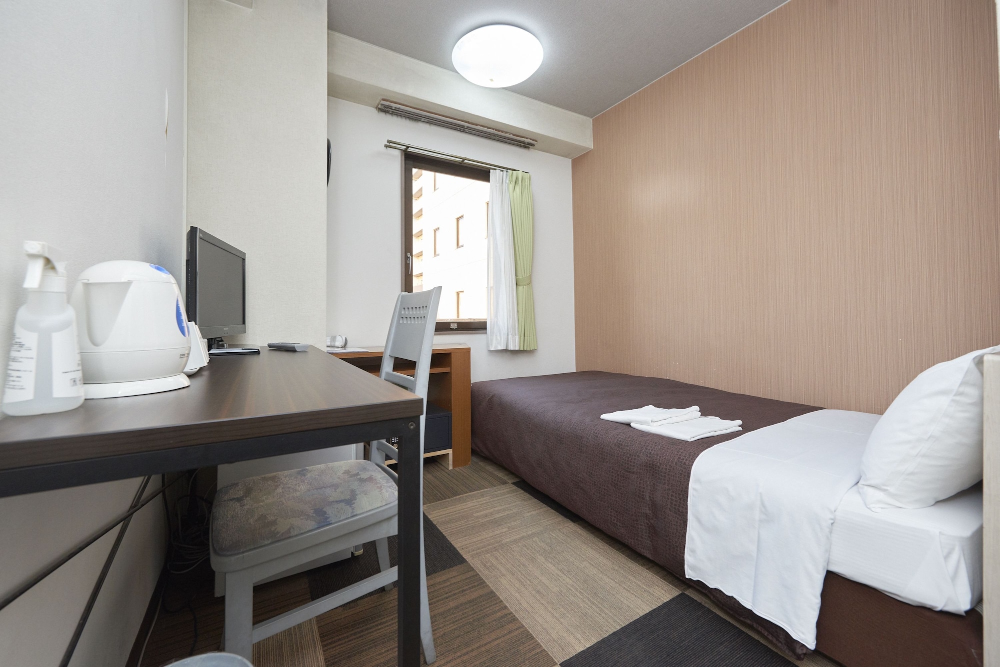 SEMI ROOM, SEMI DOUBLE BED
