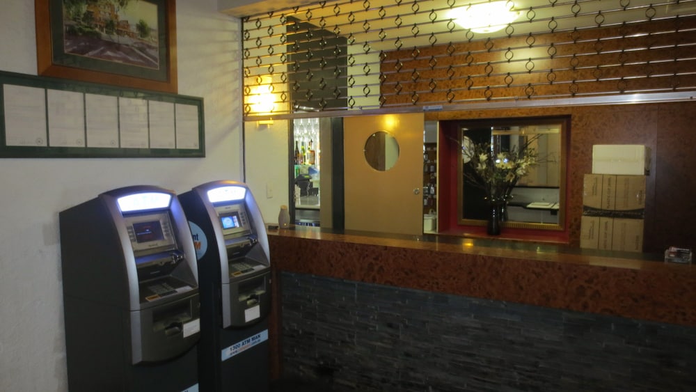 Amaroo Hotel 7/41