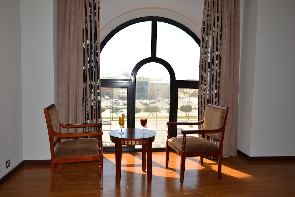 Hamdan Plaza Hotel 35/43