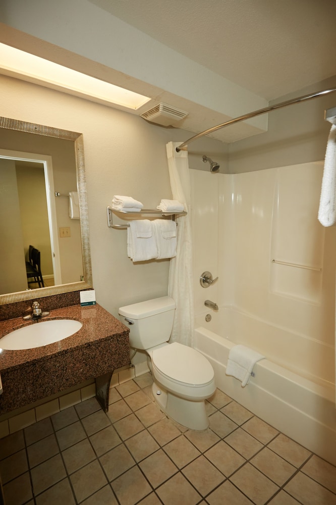 Quality Inn Augusta West Near Fort Gordon 13/31