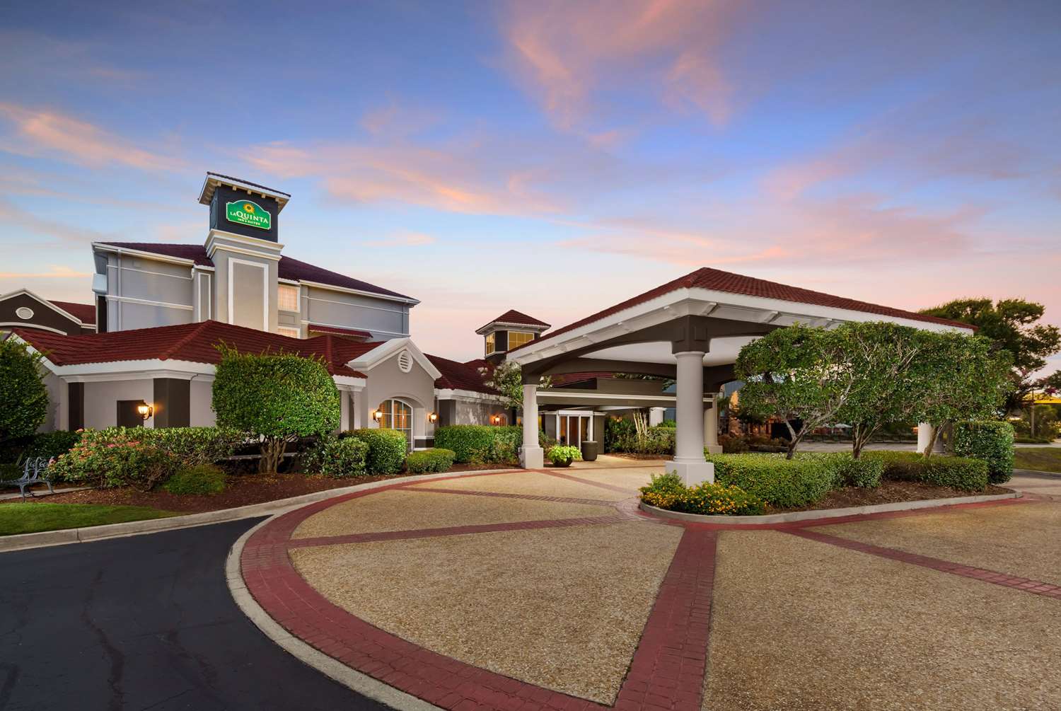 La Quinta Inn & Suites by Wyndham Myrtle Beach Broadway Area 50/54