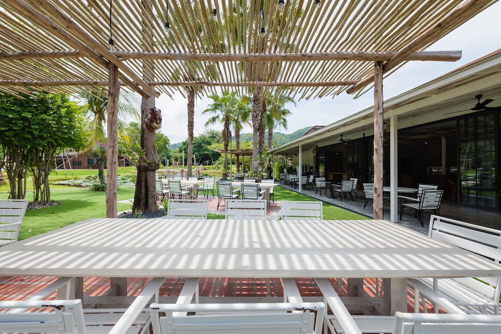 Naina Resort And Spa 42/50