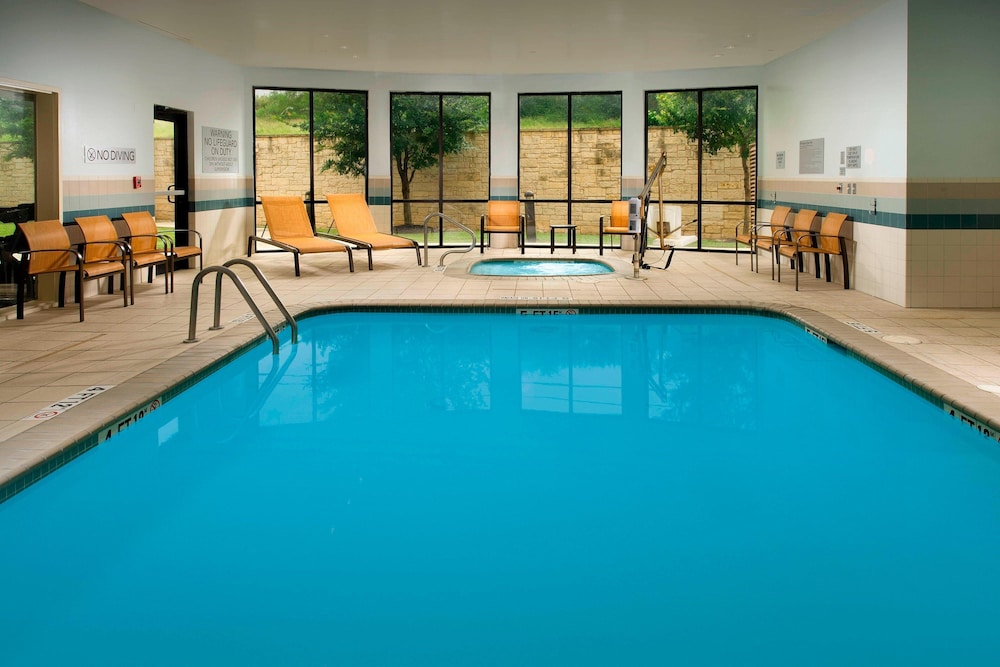 コートヤード バイ マリオット サン アントニオ シーワールド / ラックランド(COURTYARD BY MARRIOTT SAN ANTONIO SEAWORLD LACKLAND) 写真1