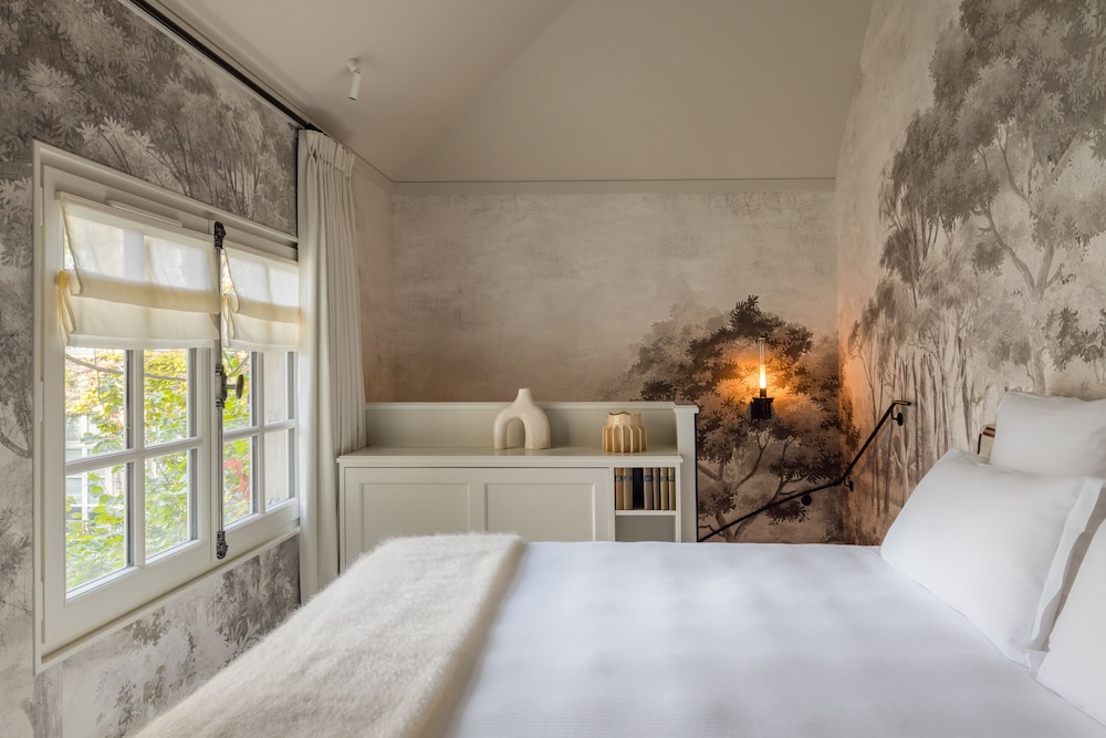 2 BEDROOMS, DUPLEX, FAMILY, COURTYARD AREA