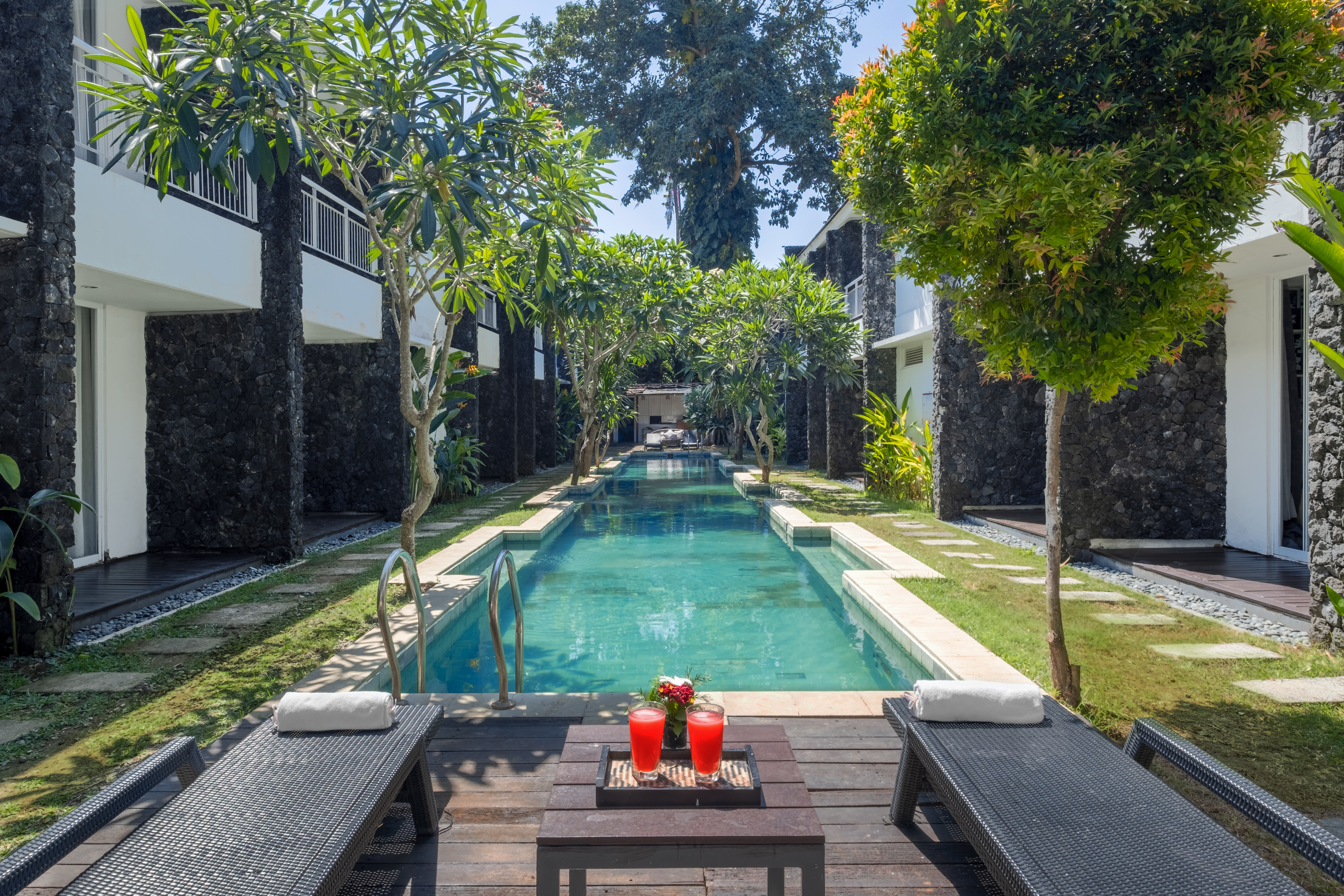 The Kanjeng Suites And Villas Sanur 22/28