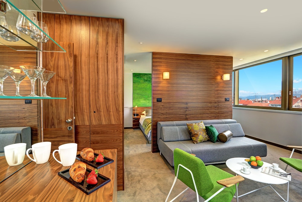 Horizon Luxury Suites 29/50