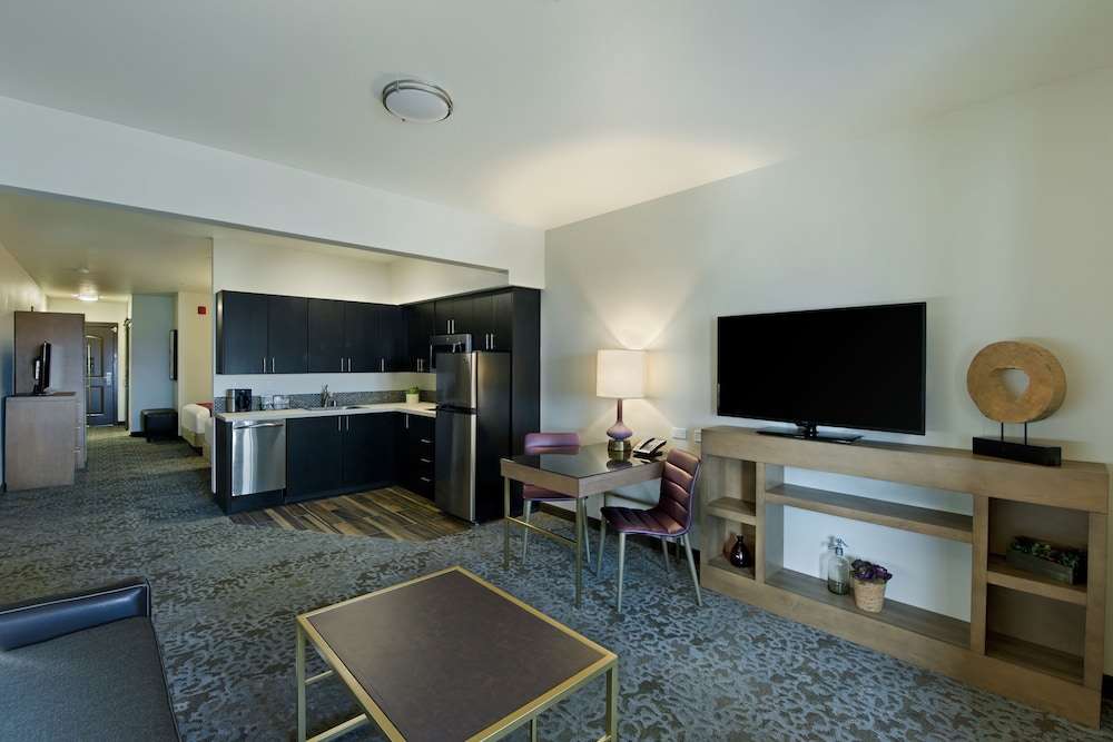 Oxford Suites Sonoma County - Rohnert Park 31/44