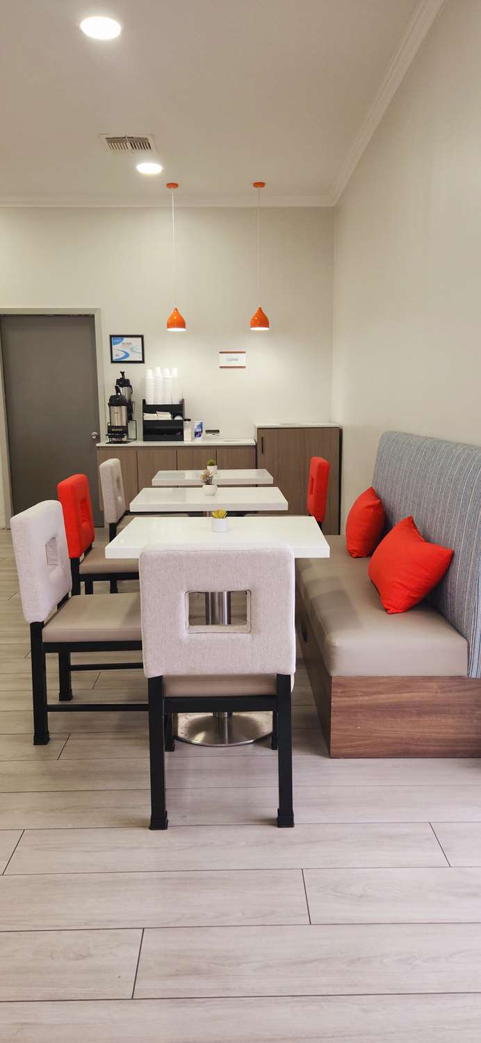 Americas Best Value Inn & Suites- Foley / Gulf Shores 16/35