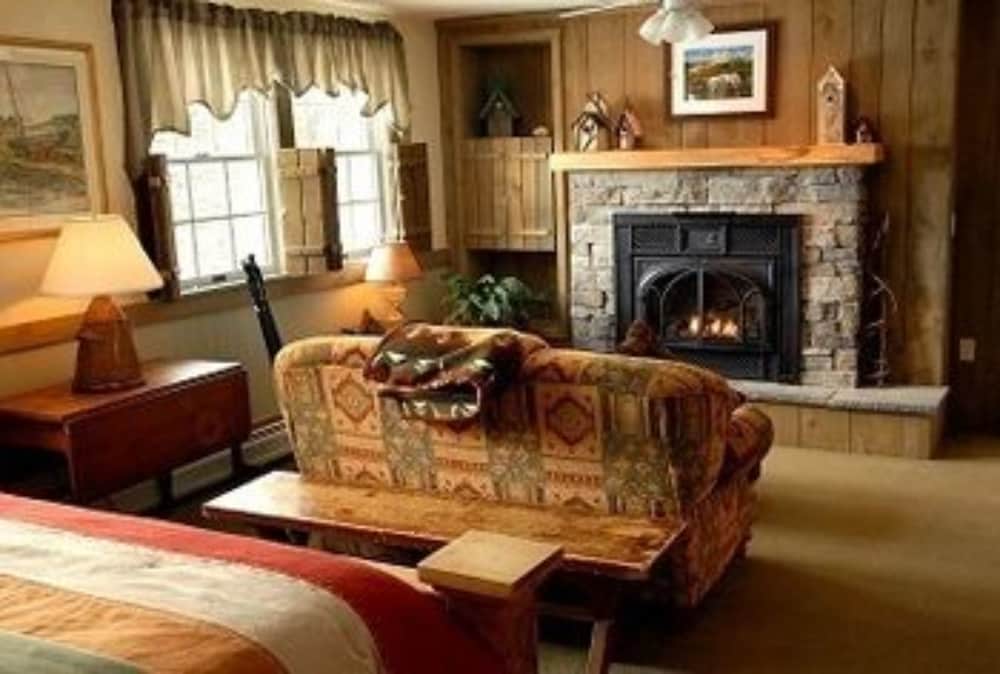 Deerhill Inn 55/77
