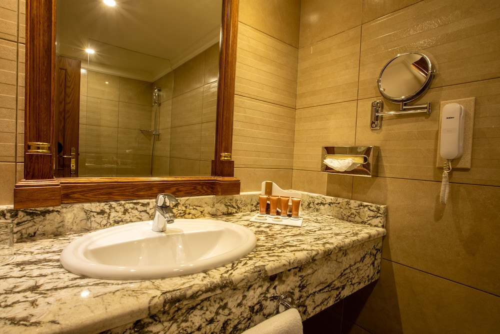 Bristol Hotel Amman 50/50
