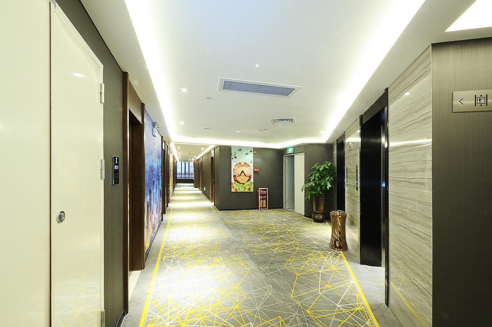 Zmax Hotel (Guangzhou Sanyuanli Metro Station) 8/23