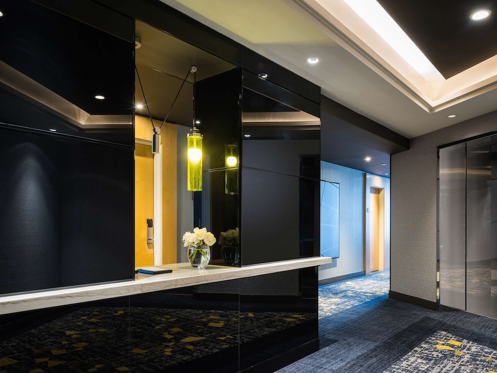 Sofitel Chicago Magnificent Mile 5/50